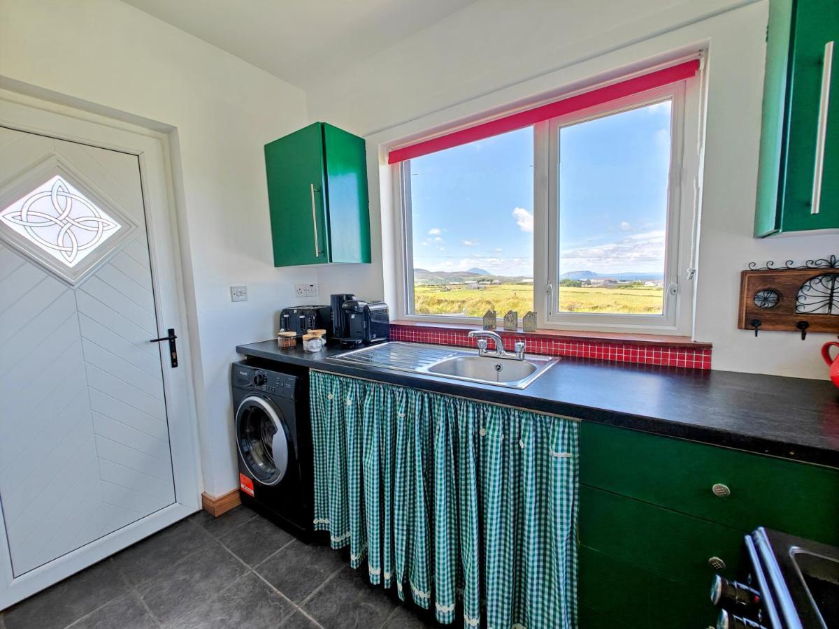 Teach Roisin-Traditional Irish Holiday Cottage In Malin Head. 外观 照片
